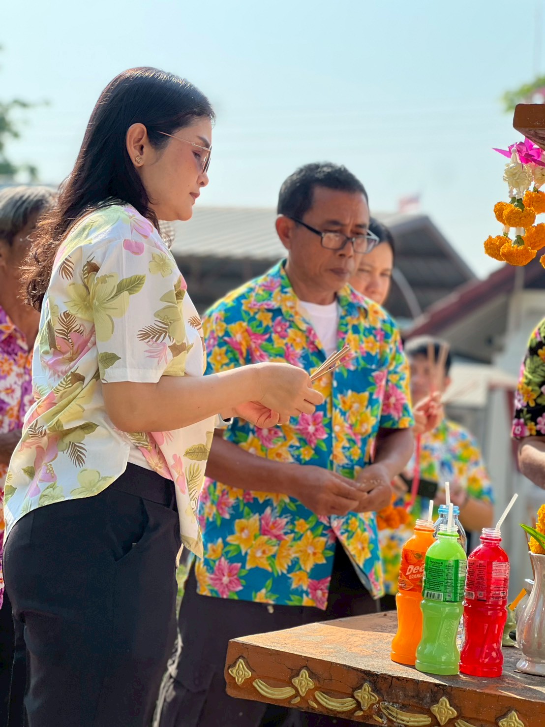 title - ส.ป.ก. ยโสธร จัดพิธีเจริญพระพุทธมนต์ทำบุญถวายภัตตาหารเพลแด่พระสงฆ์ พิธีสักการะศาลเจ้าที่และสิ่งศักดิ์สิทธิ์ประจำสำนักงาน เนื่องในเทศกาลวันขึ้นปีใหม่ไทย